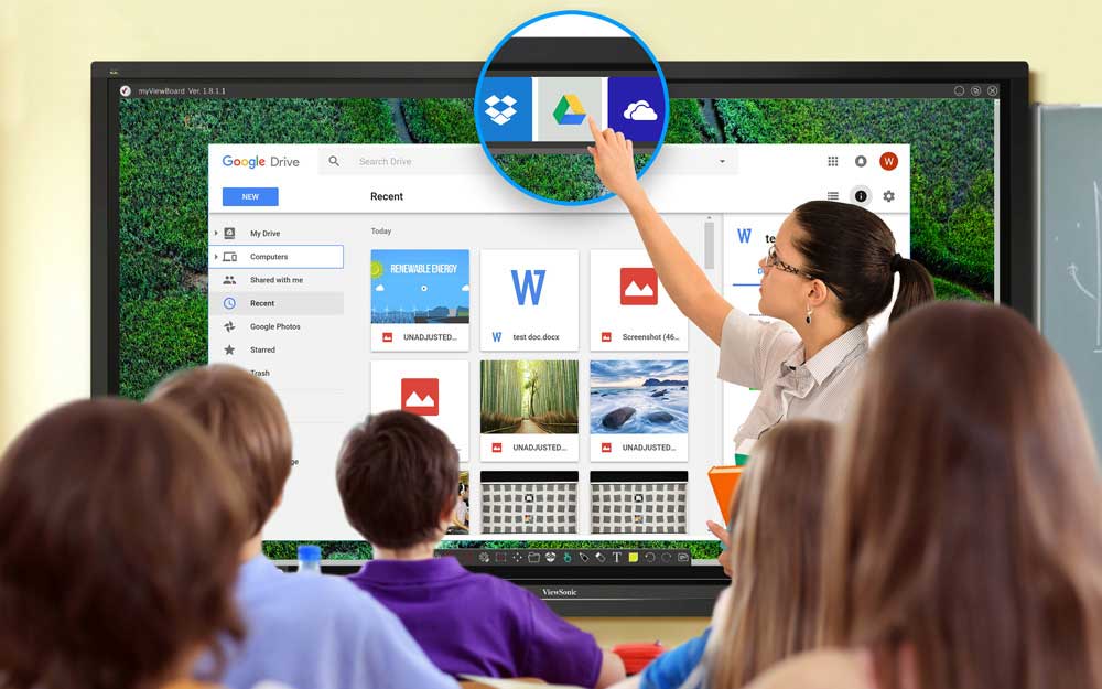 Touch-Display-Enhances-Classroom-Management