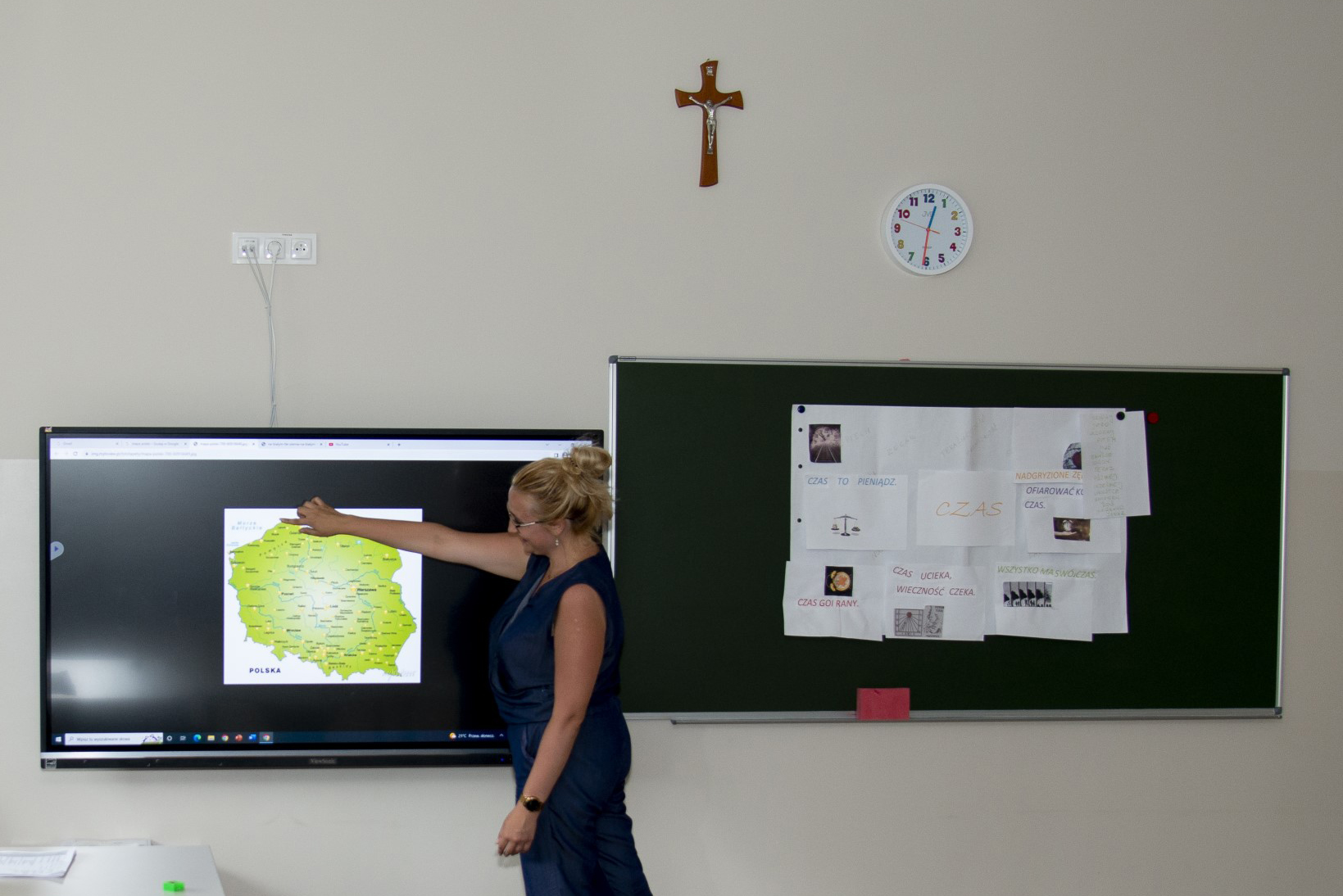 ViewBoard interactive whiteboard in primary school