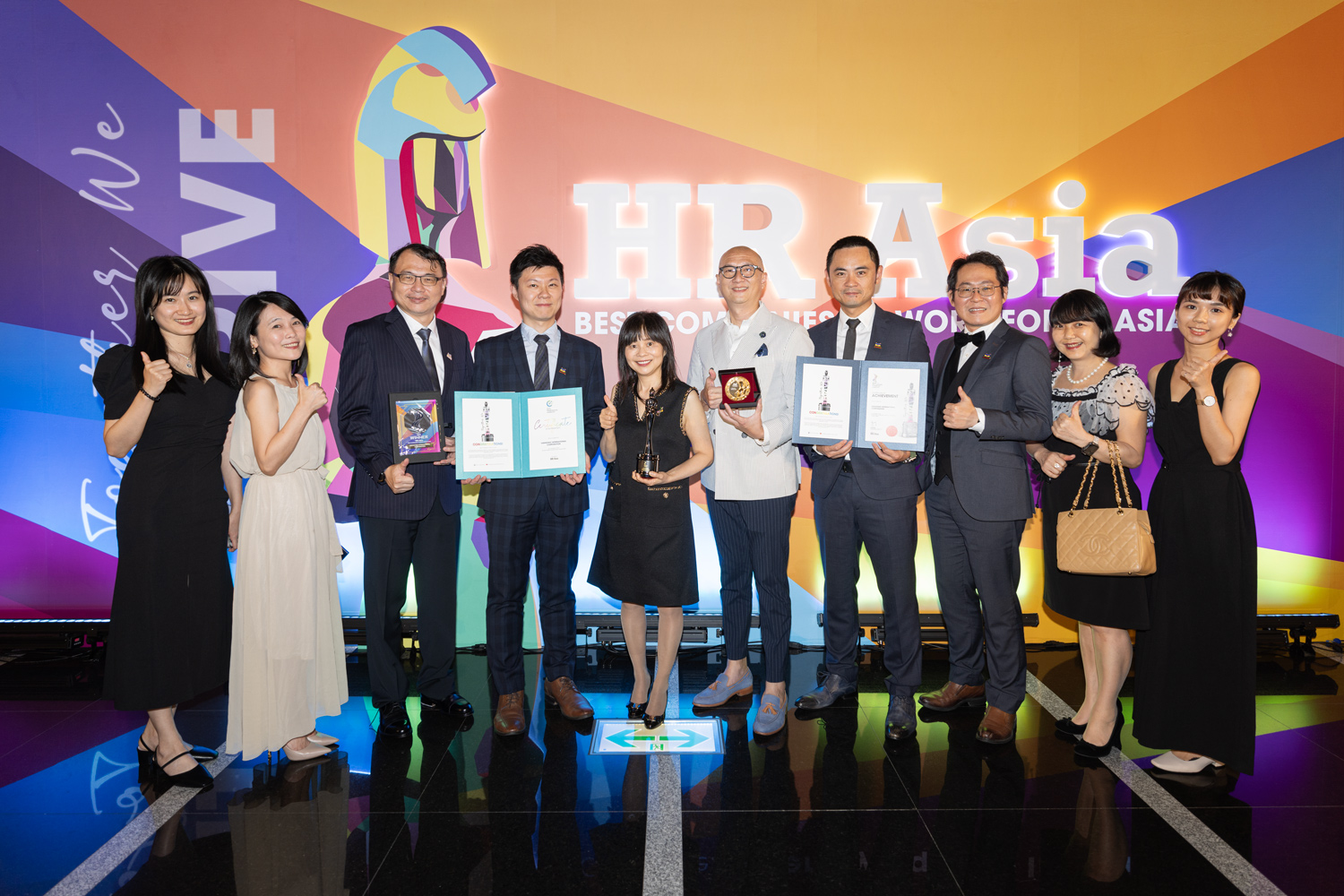 ViewSonic received HR Asia’s Best Companies To Work For In Asia and Digital Transformation Awards, standing out among numerous participants.