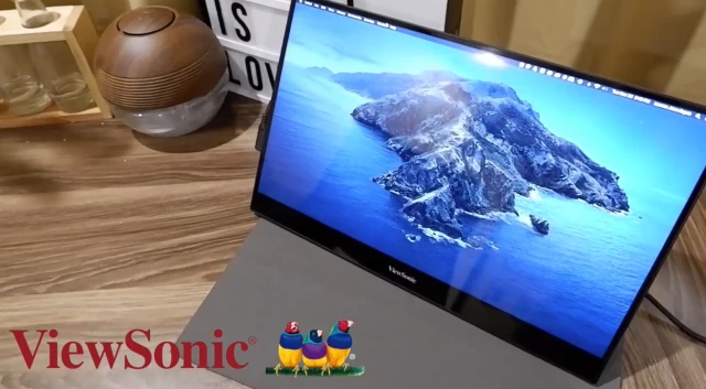 Unboxing the ViewSonic TD1655